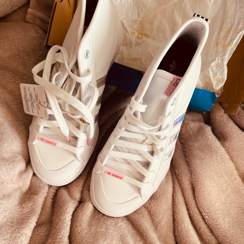 New in box! Adidas Nizza platform shoes🌈